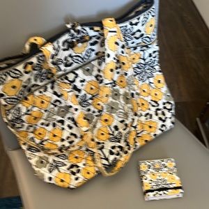 Vera Bradley tote / matching note pad